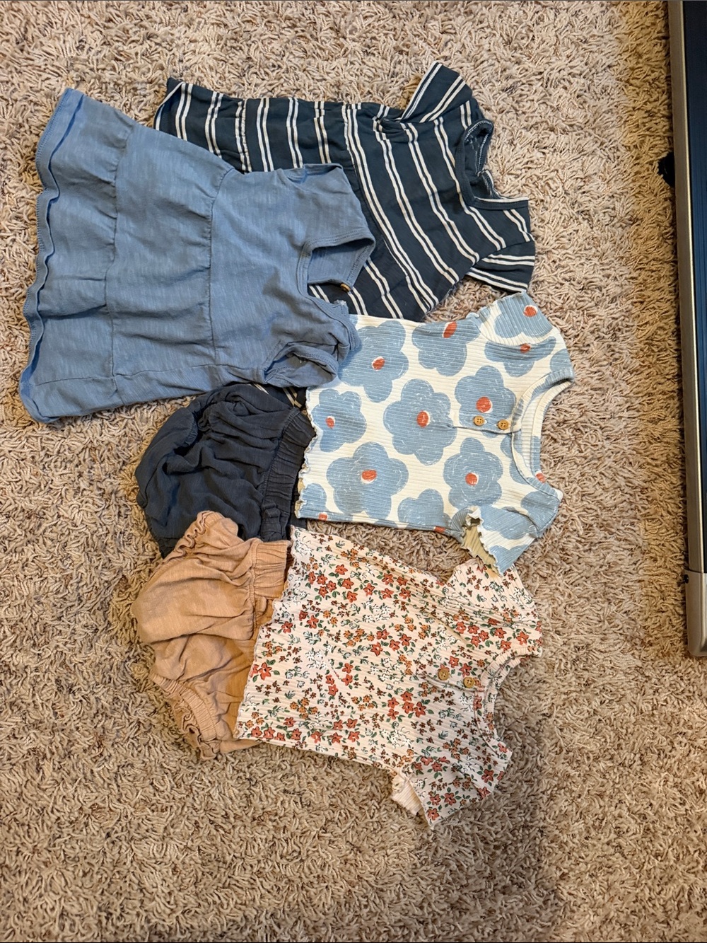 Little Co lot - Picture 1 of 7